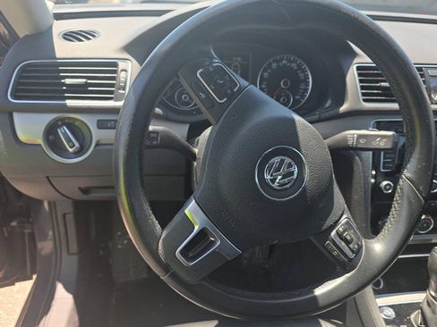 Used 2014 Volkswagen Passat TDI SE FWD image 12