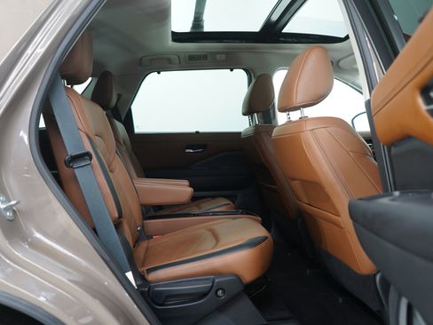 Used 2023 Nissan Pathfinder Platinum w/ Lighting Package (N93) AWD/4WD image 12