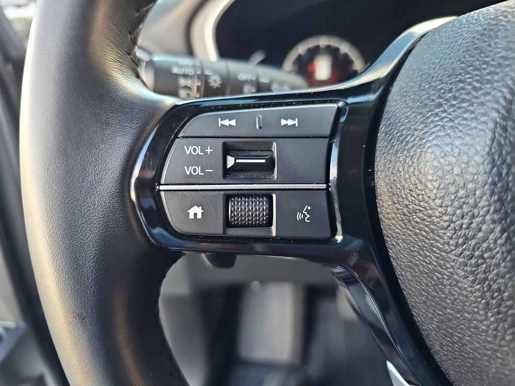 Used 2023 Honda Pilot Touring image 11