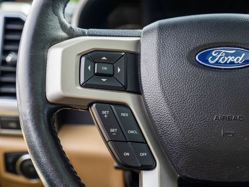 Used 2019 Ford F250 Lariat w/ Chrome Package AWD/4WD image 33