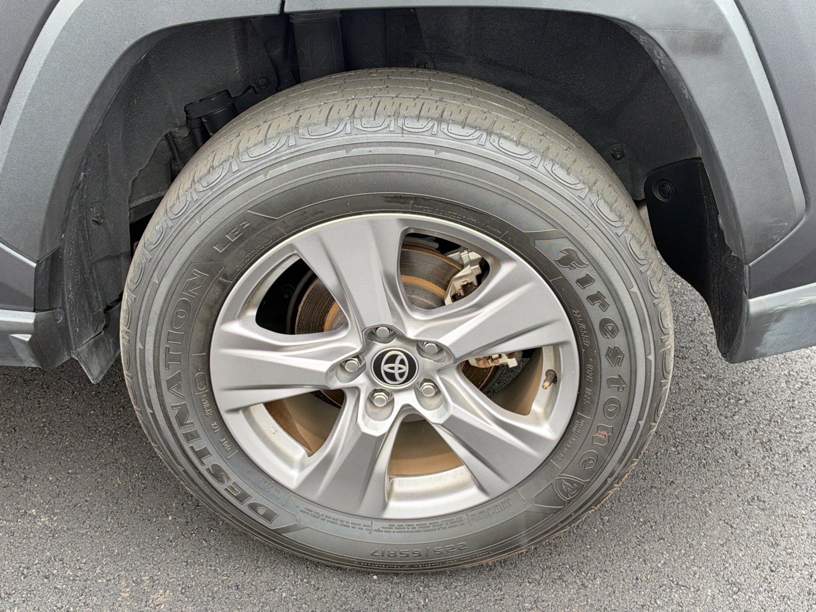 Used 2025 Toyota RAV4 XLE AWD/4WD image 19