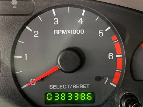 Used 2004 Ford Mustang Coupe RWD image 13
