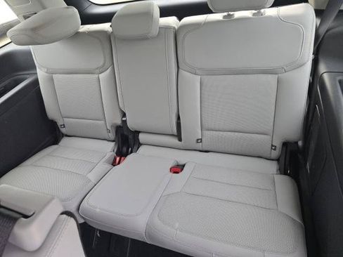 Certified 2025 Ford Expedition Platinum w/ Driver's Package AWD/4WD image 12