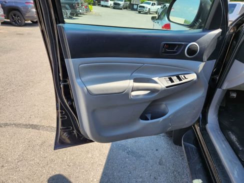 Used 2015 Toyota Tacoma 4x4 Double Cab w/ SR5 Package image 17