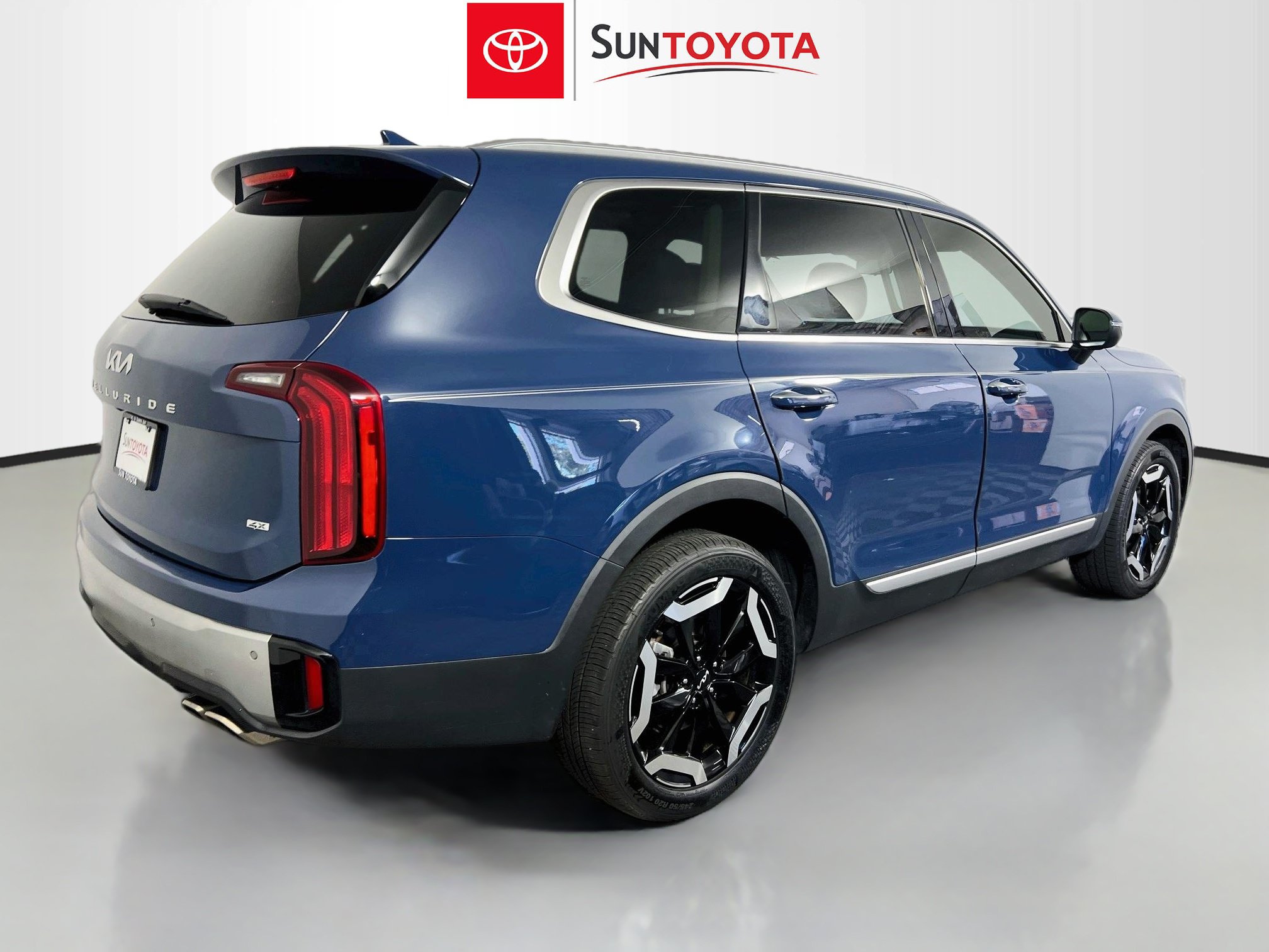 Used 2023 Kia Telluride S AWD/4WD image 4