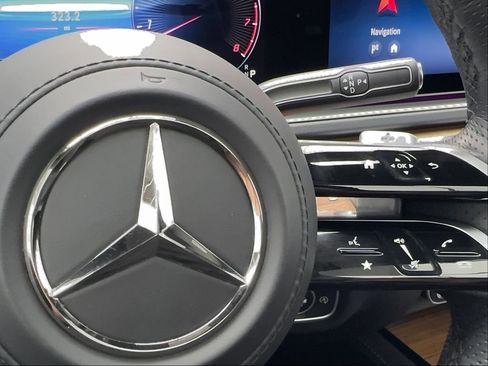 Used 2025 Mercedes-Benz GLS 450 4MATIC image 44