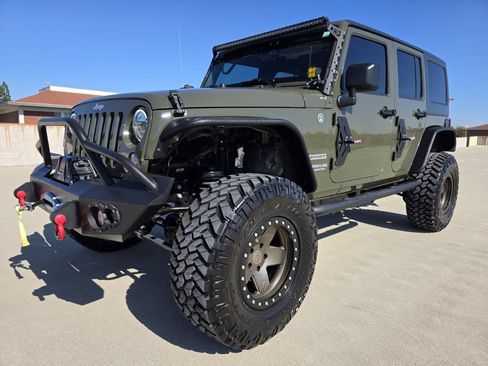 Used 2015 Jeep Wrangler Unlimited Sport w/ Quick Order Package 24S AWD/4WD image 3