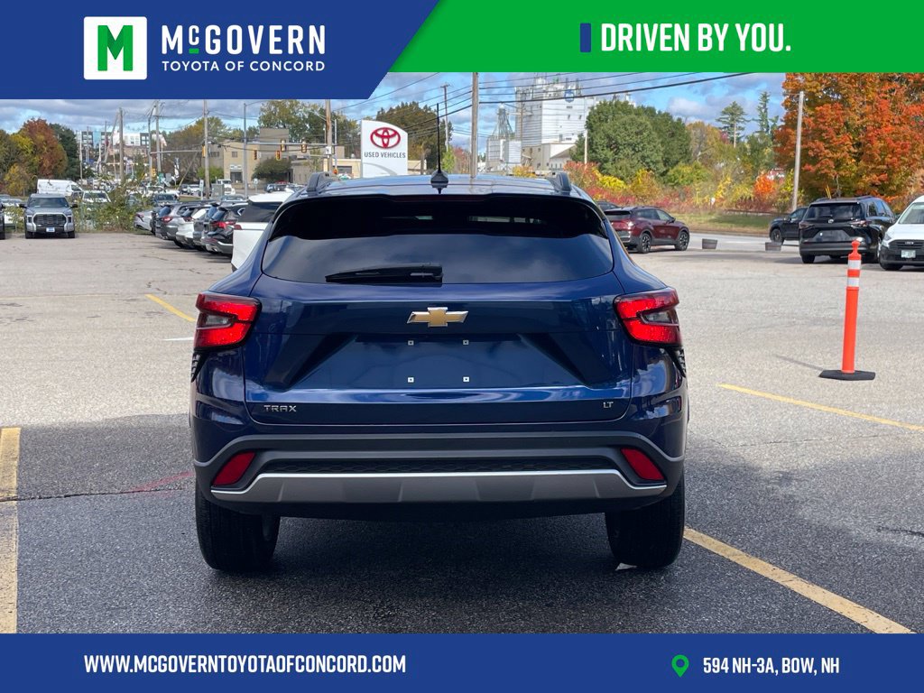 Used 2024 Chevrolet Trax LT w/ Driver Confidence Package FWD image 4