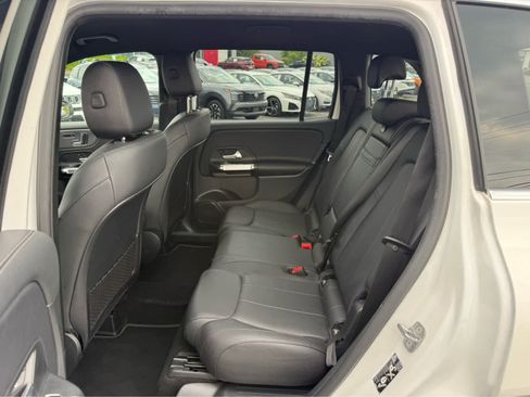 Used 2023 Mercedes-Benz GLB 250 4MATIC image 16