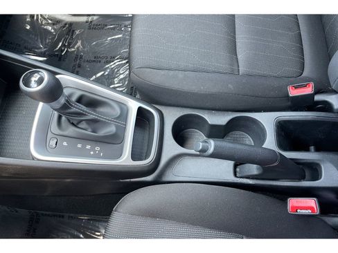 Used 2021 Hyundai Venue SE FWD image 30