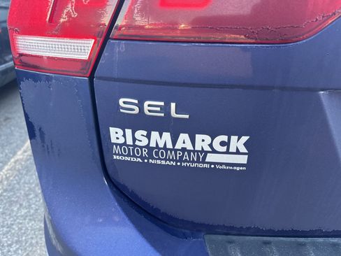 Certified 2022 Volkswagen Tiguan SEL R-Line image 9