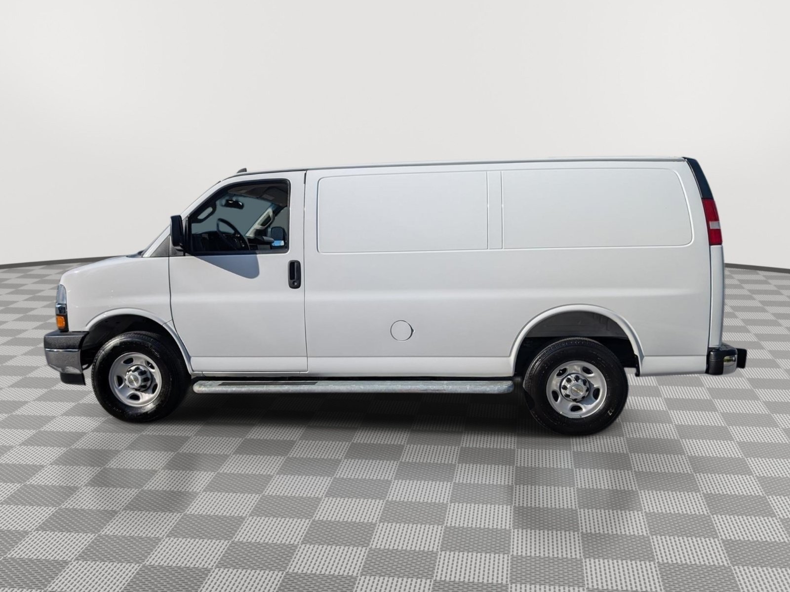 Used 2025 Chevrolet Express 2500 w/ Driver Convenience Package RWD image 2