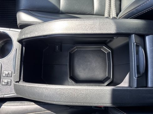 Used 2019 Toyota Highlander XLE image 21