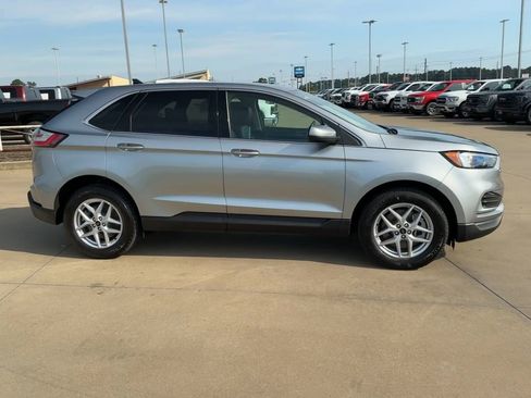 Used 2024 Ford Edge SEL image 9