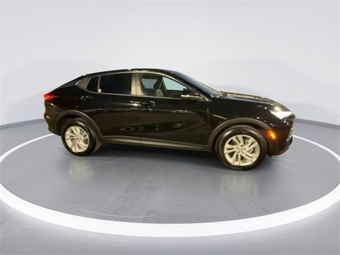 Used 2024 Buick Envista Preferred w/ Convenience I Package image 2