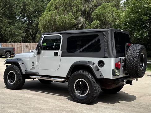 Used 2005 Jeep Wrangler Unlimited AWD/4WD image 8