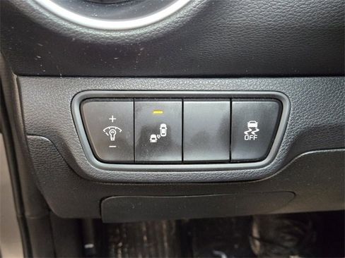 Used 2023 Kia Forte LXS w/ LXS Technology Package image 34