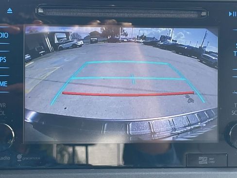 Used 2015 Toyota Sienna XLE w/ XLE Navigation Package image 26