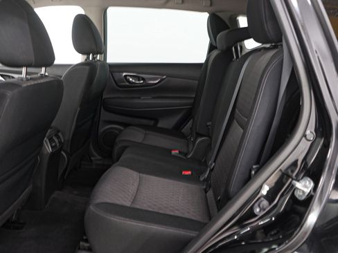 Used 2018 Nissan Rogue SV w/ Sun & Sound Touring Package image 14