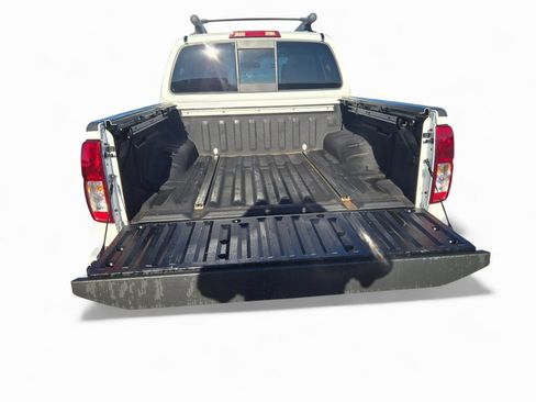 Used 2021 Nissan Frontier PRO-4X w/ Pro-4x Utility Package image 5