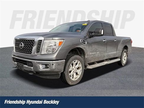 Used 2017 Nissan Titan SV image 1