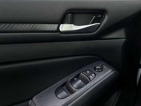 Used 2025 Nissan Altima 2.5 SV image 21