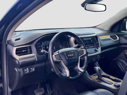Used 2019 GMC Acadia Denali w/ Technology Package FWD image 9