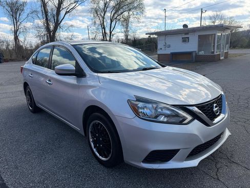 Used 2018 Nissan Sentra S image 3
