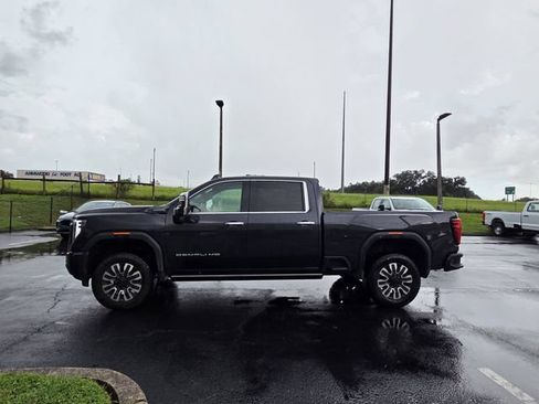 Used 2025 GMC Sierra 2500 Denali Ultimate AWD/4WD image 8