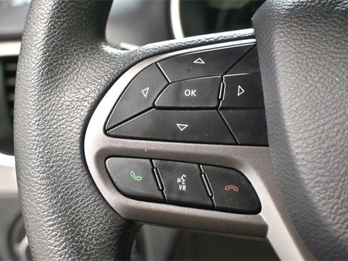 Used 2020 Jeep Cherokee Latitude image 18