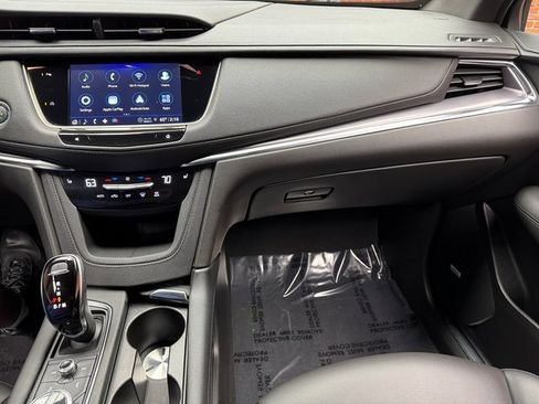 Used 2022 Cadillac XT5 Luxury image 17