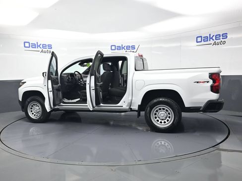 Used 2025 Chevrolet Colorado W/T w/ Advanced Trailering Package AWD/4WD image 56