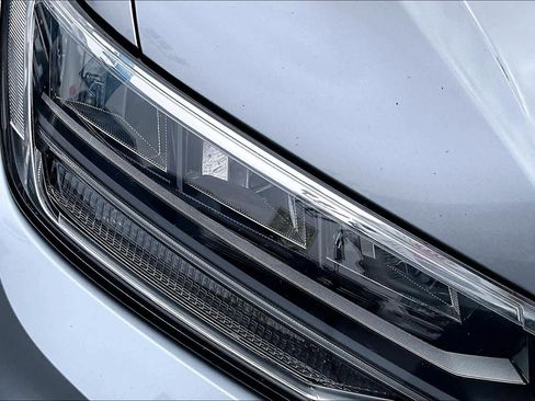 Used 2022 Volkswagen Tiguan SE image 27