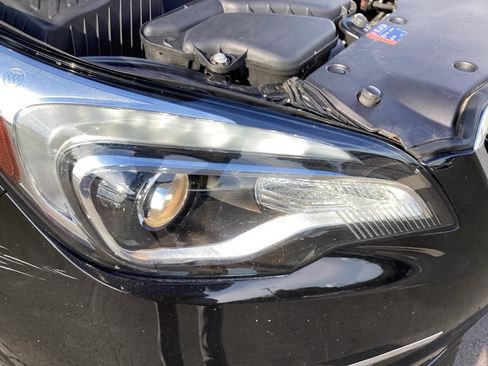 Used 2017 Buick Envision Essence FWD image 28
