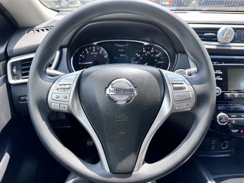 Used 2015 Nissan Rogue SV image 24