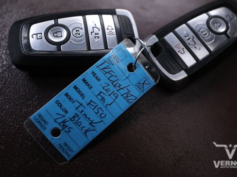 Used 2019 Ford F150 Platinum w/ Equipment Group 701A Luxury image 13