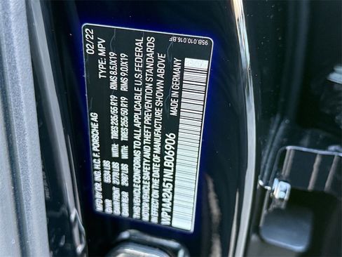 Used 2022 Porsche Macan image 22