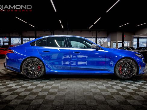 Used 2025 BMW M5 w/ Carbon Package image 29
