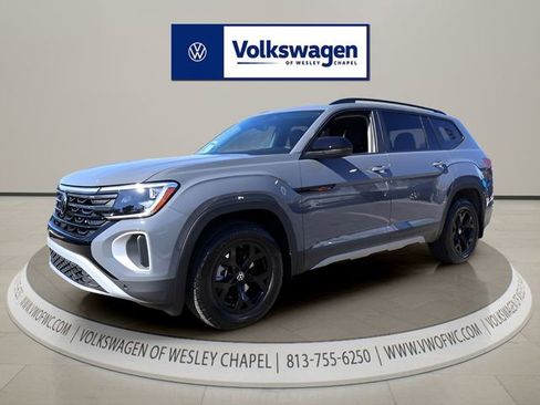 New 2026 Volkswagen Atlas Peak Edition AWD/4WD image 3