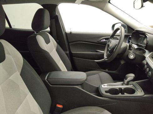 Used 2024 Chevrolet Trax LS w/ Driver Confidence Package FWD image 21