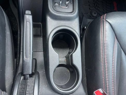Used 2018 Jeep Wrangler Unlimited Rubicon AWD/4WD image 19