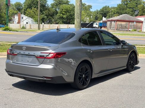 Used 2025 Toyota Camry SE w/ Convenience Package FWD image 4