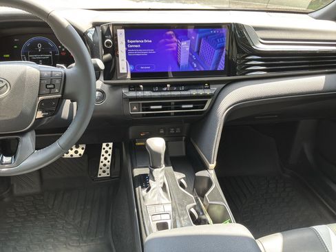 Used 2025 Toyota Camry SE w/ Multimedia Upgrade Package FWD image 30