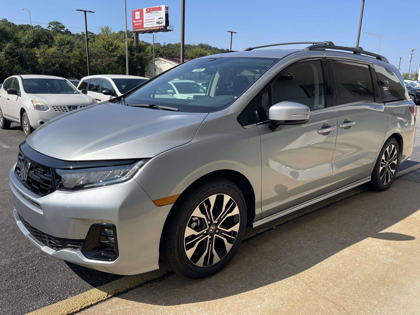 New 2026 Honda Odyssey Elite image 3