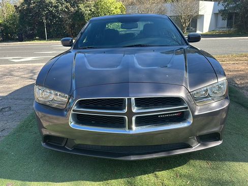 Used 2014 Dodge Charger SE w/ Sport Appearance Group image 2
