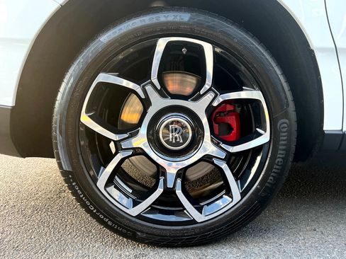 Used 2022 Rolls-Royce Cullinan Black Badge image 98