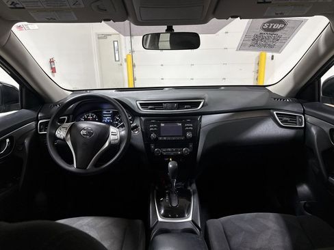 Used 2016 Nissan Rogue SV image 10