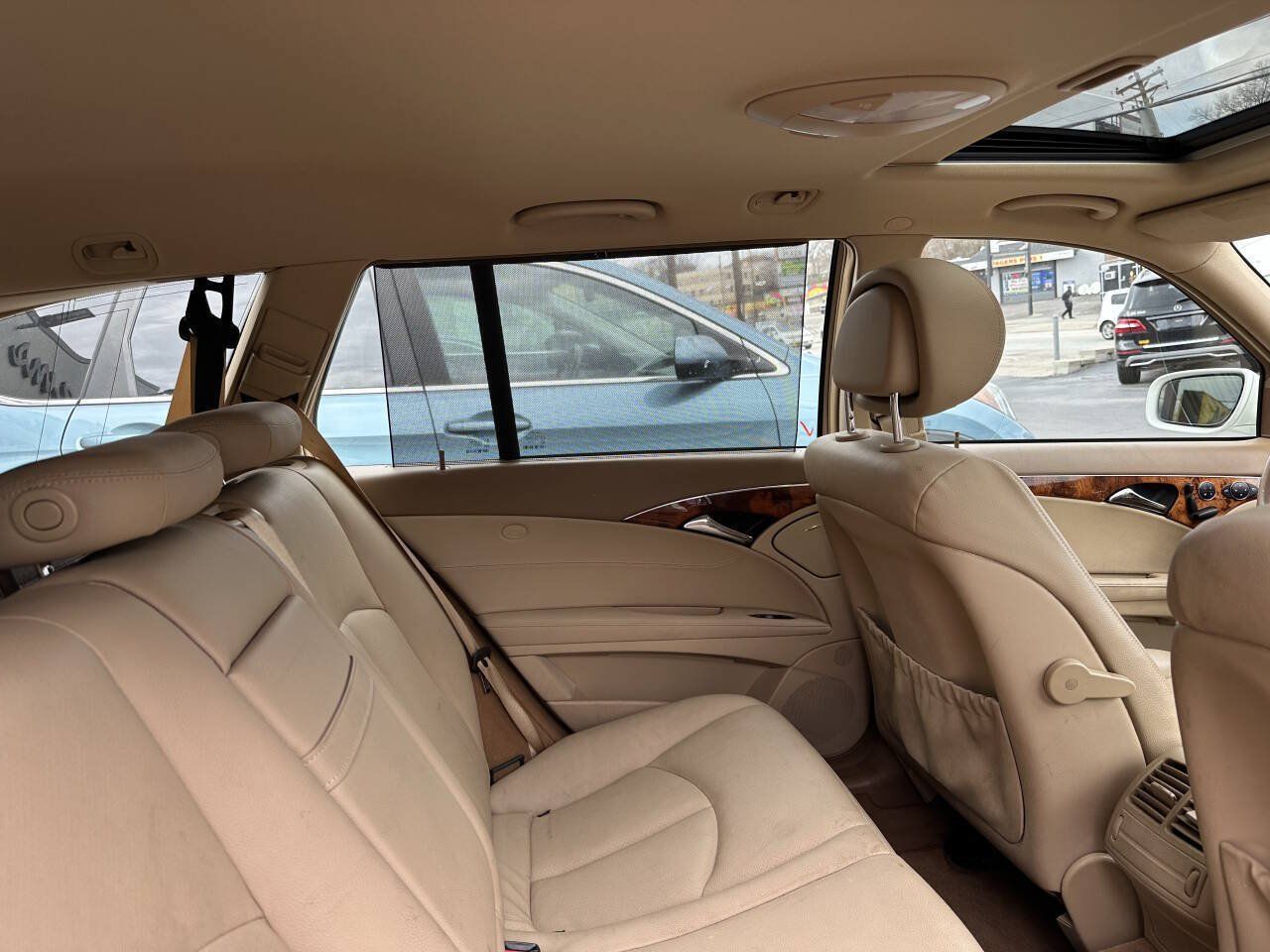 Used 2009 Mercedes-Benz E 350 4MATIC Wagon image 13