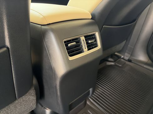 Used 2021 Lexus RX 350L Premium w/ Premium Package image 20