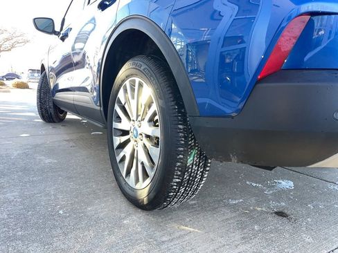 Used 2022 Ford Escape Titanium image 17